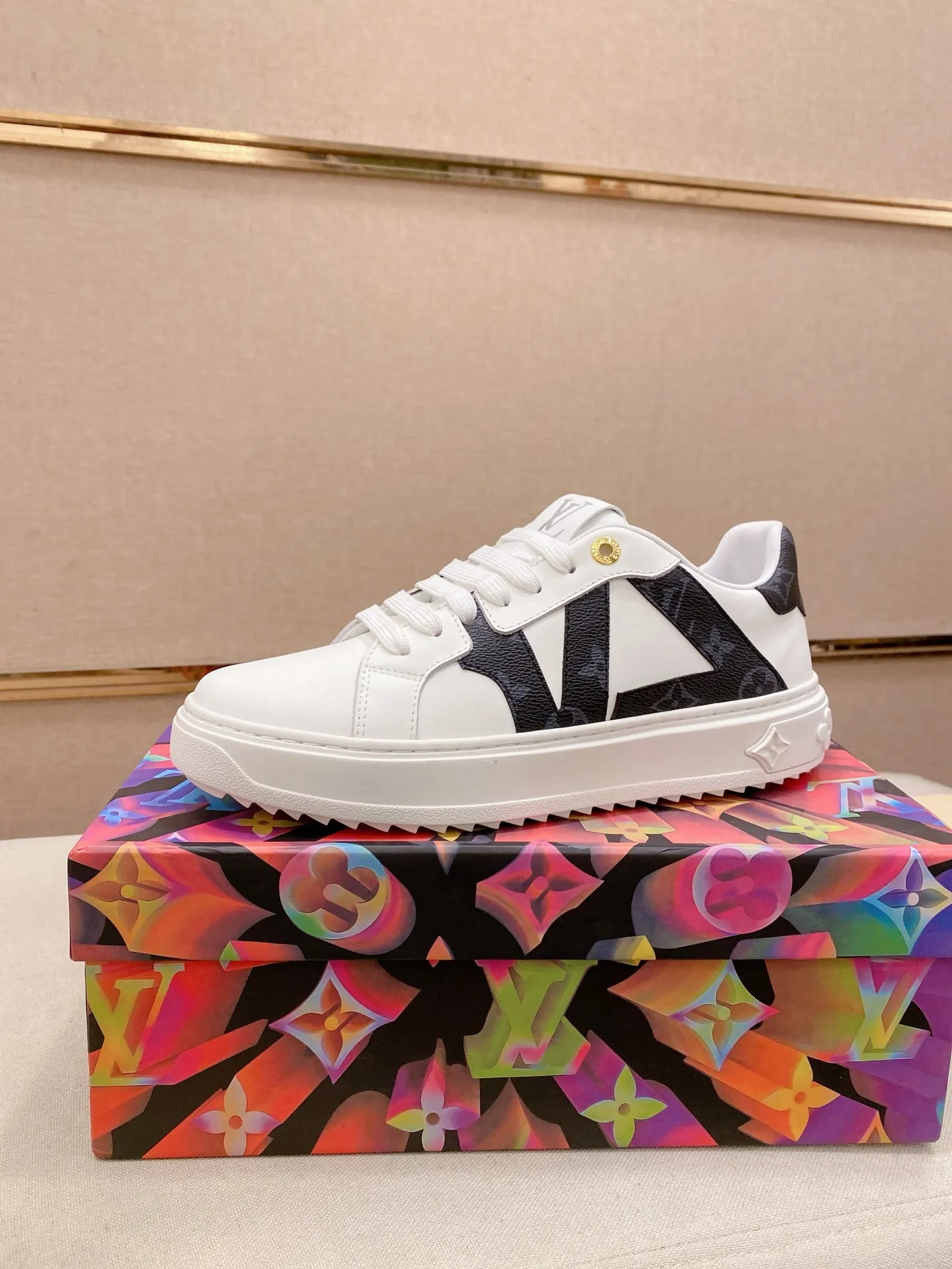 Men's shoes💰: 540💰(Niuli: full package) louis vuitton (Louis Vuitton/lv) top 🔍🔍 new models are on sale at the same time at the counter. The upper 🇮🇹 is imported from Italy, first-layer cowhide, and the lining is fully imported cowhide. 💪💪, completely 1⃣️ to 1 ⃣️Re-engraved🇮🇹💪💪, ⚠Sole: The original sole is specially provided by the original factory, the exclusive movable molded sole is super comfortable, ⚠The original factory follows the order, 🔍🔍high quality, you can enter and exit the counter at will, welcome to compare⚠. Code number:38-44